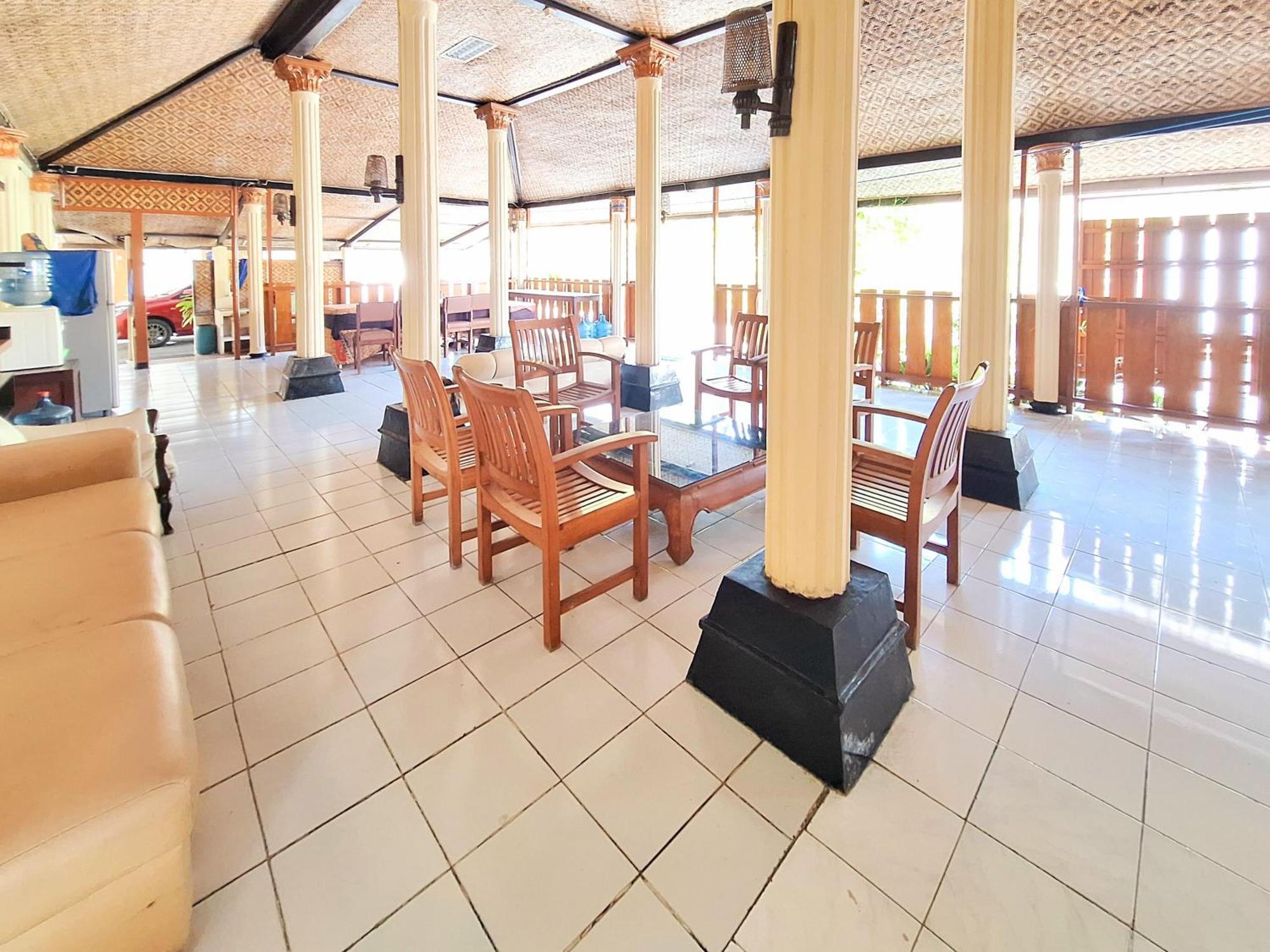 Hotel Family Syariah 1 Parangtritis Redpartner Exterior photo